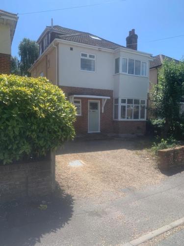 Exterior view, Bournemouth Accommodation in Wallisdown and Winton West