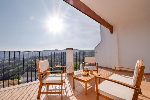 Altos de Frigiliana APT 2 - 2 bedroom Apartment with amazing views and Pool HansOnHoliday Rentals