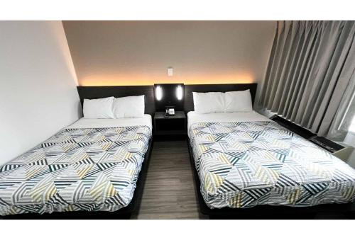 2 double beds
