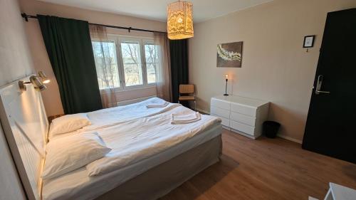 2 twin beds