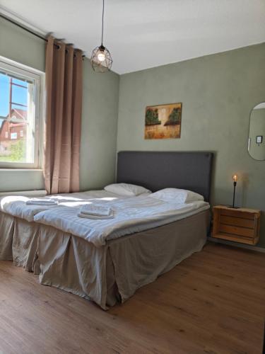 2 twin beds