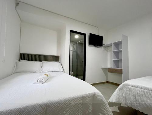 2 twin beds