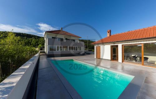 Gorgeous Home In Muc Gornji