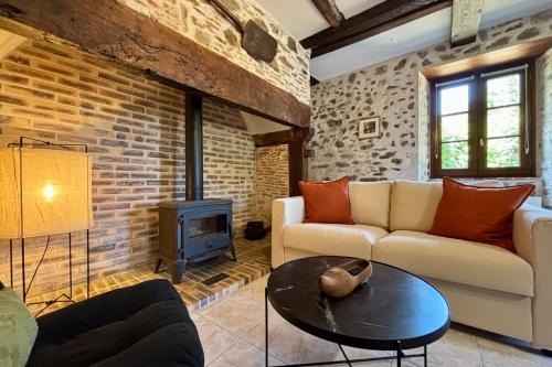 Casa Les Combes - Maison typique climatise avec jardin in Tulle
