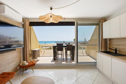 Boheme Heliopolis Sea View Apartment in the Cap dAgde Naturist Village - image 2