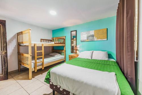 Mangomar Beach House in Acachapa