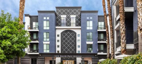 Noho Haven 2 bed Apt with FREE Parking, North Hollywood