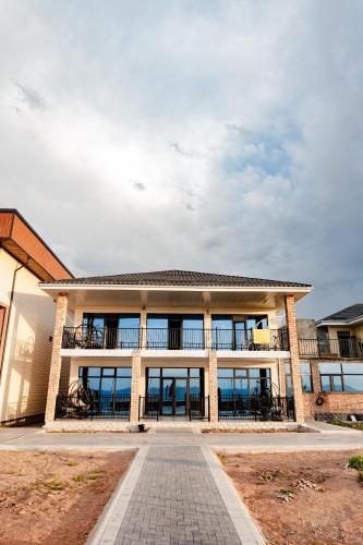 Rai-Mery in Kaji-Say