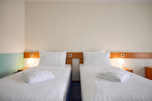 Standard Triple Room image 3