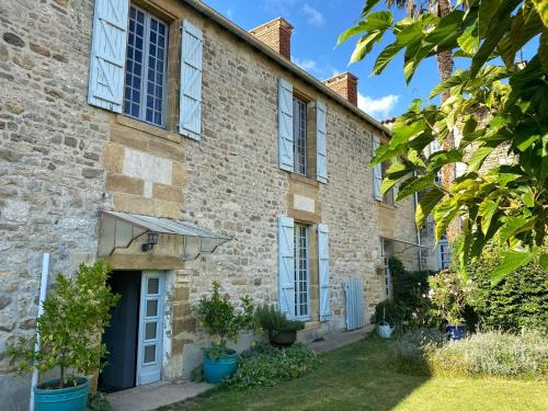 Le Vieux Château de Saint Martin-Lars (Le Vieux Chateau de Saint Martin-Lars) in La Caillere