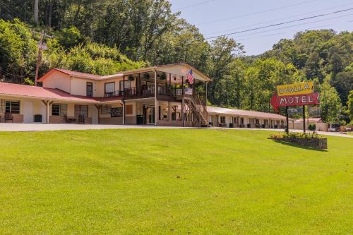 Qualla Cabins and Motel Cherokee near Casino - 숙소 외관