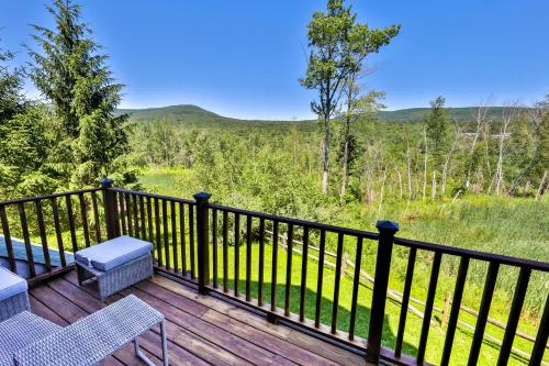 Trailside Escape 2BR Views Fireplace & Balcony - image 10