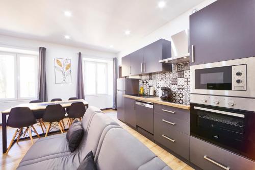 virtuvė, TH 101 Appartement F3 spacieux 1 à 5 pers 1er étage (TH 101 Appartement F3 spacieux 1 a 5 pers 1er etage) in Thanas