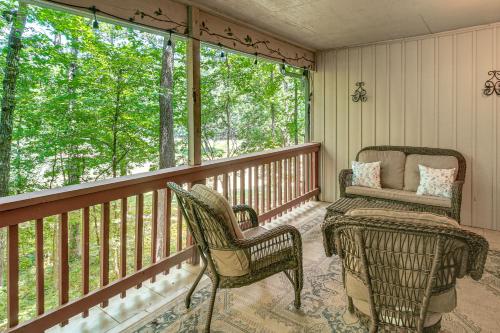 Golf Getaway with 9 Courses and Walk to Lake DeSoto