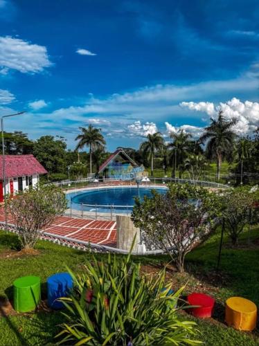 Swimming pool, Casa Amoblada en Conjunto Villavicencio in Barrio La Rosita