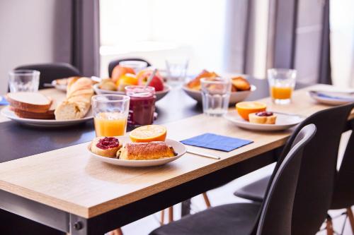 Patogumai, TH 101 Appartement F3 spacieux 1 à 5 pers 1er étage (TH 101 Appartement F3 spacieux 1 a 5 pers 1er etage) in Thanas