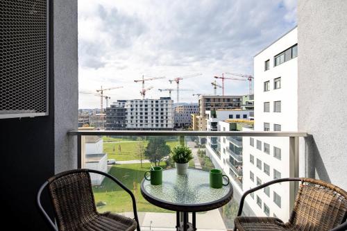 Balcony - Central - Super Comfy - image 6