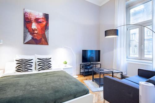Modern Central Smart Home - image 5