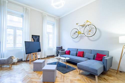Modern Central Smart Home - image 10