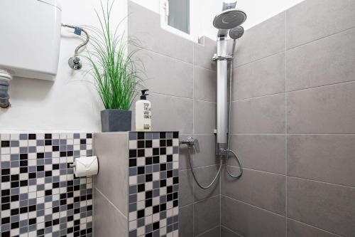 Modern Central Smart Home - image 7