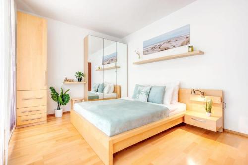 River View - Sunny - Comfy - image 5