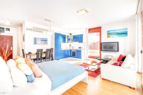 River View - Sunny - Comfy - image 8