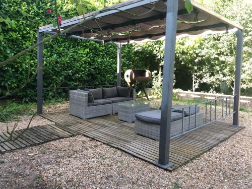 Grande maison de charme en pierre in Saint-Médard-de-Mussidan