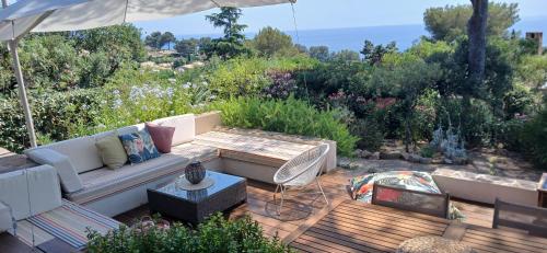 VILLA ANADINE - Aiguebonne BOULOURIS - PLEINE VUE MER - A 5 minutes a pied de la plage - Climatisee in Le Dramont