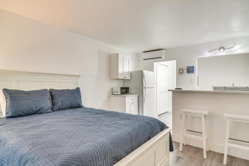 Tropical Pass-A-Grille Gem with Direct Beach Access!