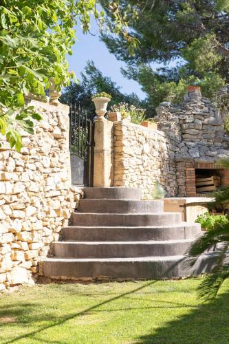 Unique guest room in the heart of Provence "The Secret of the Stones" in Lancon-Provence