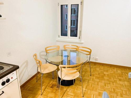 Zurich City Center Apartments next to Zurich HB Main Train Station LA - Self Checkin, Zürich (photo 10)