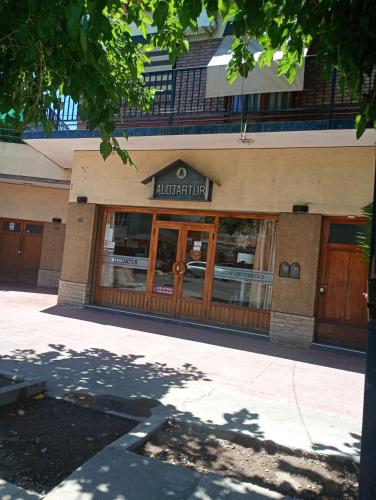 Utvendig, Alojartur in San Rafael