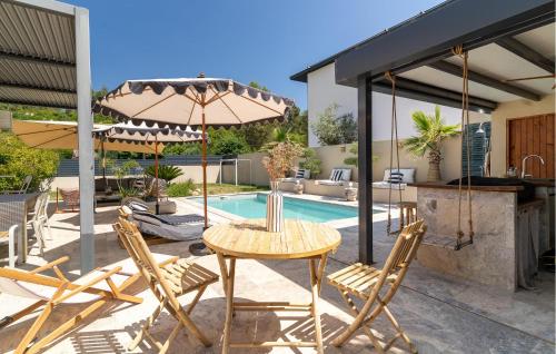 Swimming pool, Maison Piscine Proche Cassis in Gemenos