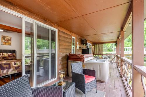 Pezsgőfürdő, Qualla Cabins and Motel Cherokee near Casino in Cherokee (Észak-Karolina)
