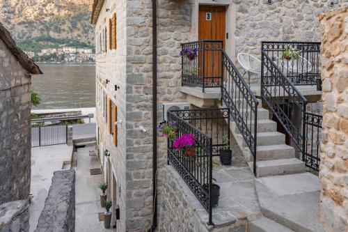 مدخل, Apartments Račić (Apartments Racic) in مو