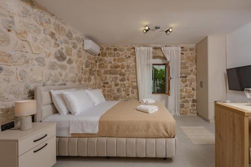 Apartments Račić (Apartments Racic) in Mou