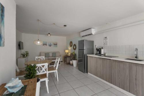WLR3 - 1BR near Palm Beach - White Lotus Retreat, Palm-Eagle Beach (photo 4)