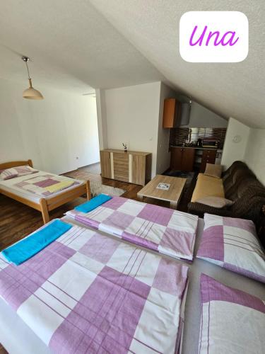 Omar, Una & Raska Apartmani in Orašac