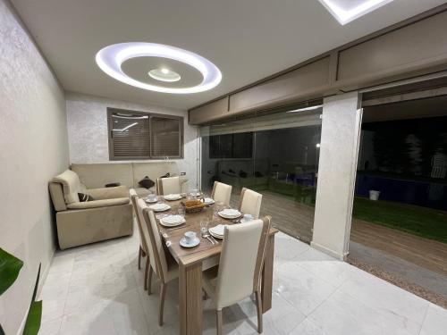 Villa familiale avec piscine à Agadir Golf (Villa familiale avec piscine a Agadir Golf) in 이네즈가네