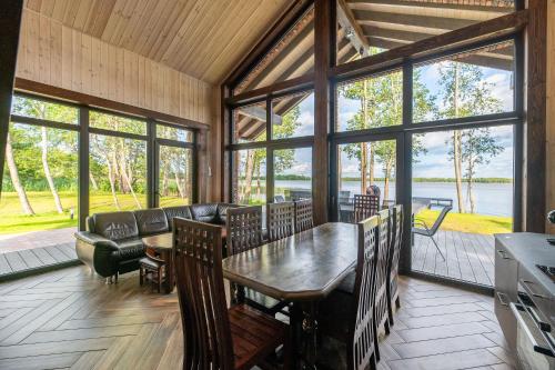 Galuonu vilos Ezero in 因圖爾克