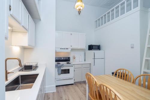 One-Bedroom Apartment image 10
