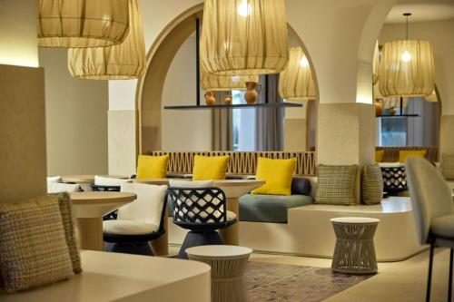Cala Ponte, a Tribute Portfolio Hotel - 로비