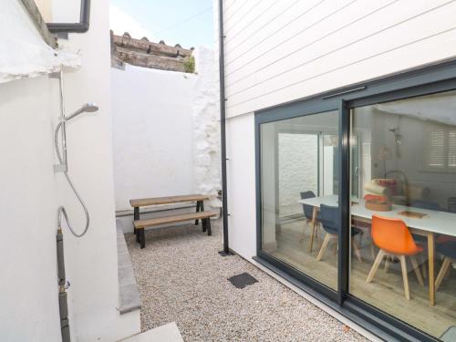 21 Alverton Street - image 5