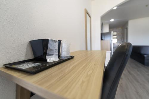 Super 8 by Wyndham Jasper TX - image 2