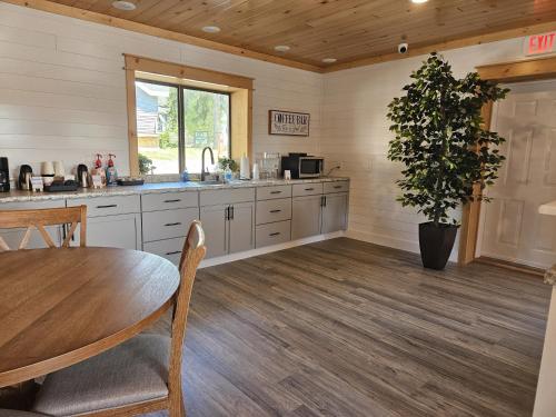 Otter Creek Inn