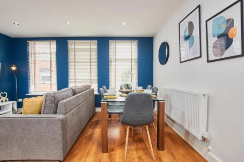 Park Square Apartments Leeds - image 5