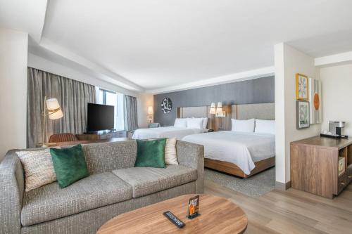 2 double beds, 1 sofa bed