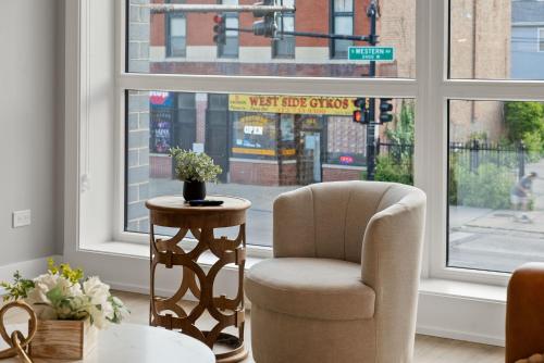 Bright 2Bed 2Bath in Brand New Pilsen Development in University Village