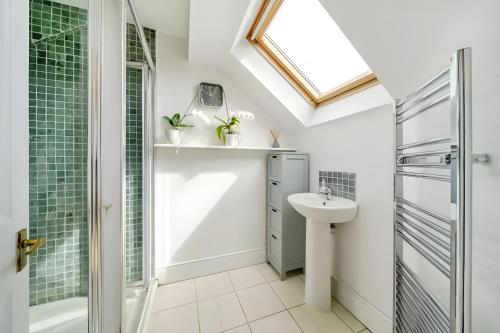 EEJs Luxe 5 Bed Home - Greenwich, Лондон (фото 9)