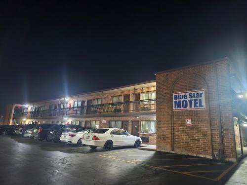 Exterior view, Blue Star Motel in Chicago Ridge